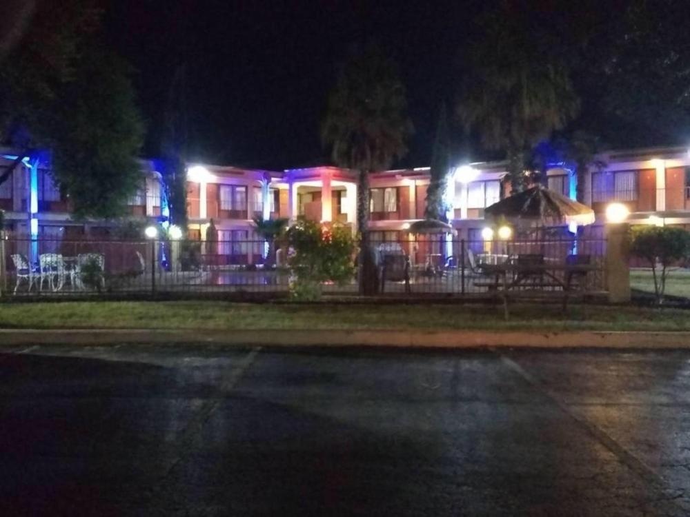 Knights Inn San Antonio near Frost Bank Center Main image